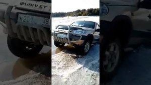 Нива провалилась под лед