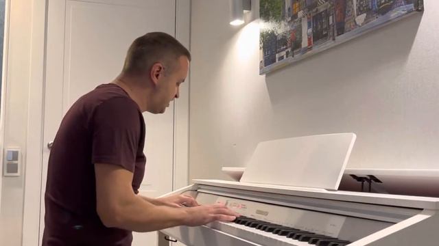 Хлопья летят наверх на фортепиано смотреть онлайн