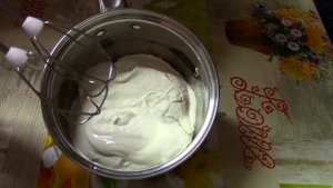Масло из магазинной сметаны / Как сделать масло из сметаны?