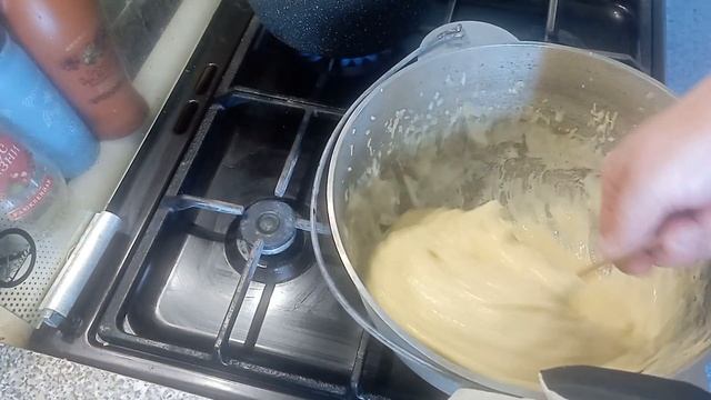 Домашнее сыроделие.Сыр плавленый. Простой способ приготовления. смотреть онлайн