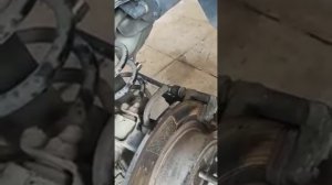 как открутить слизанный болт супорта.