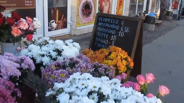 UKRAINE, Kyiv: Women Day, Женский Праздник - Цветы на 8е Марта: УКРАИНА, Киев: Голосеево. 08.03.201