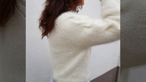 Свитер из пуха норки с рукавом косичкой  @knitted_dream_in