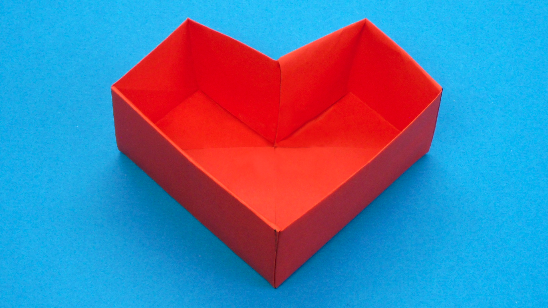Как сделать Коробочку Сердечко из бумаги без клея | Оригами Коробочка в виде Сердечка своими руками