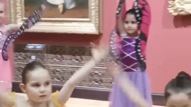 Дети в балете. Танец "Бабочки" из балета, "Спяшая красавица". смотреть онлайн