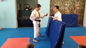 Секреты техники убойных прямых ударов руками каратэ. Гьяку-цуки и ой-цуки.