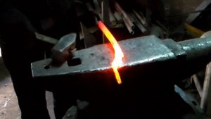 #Forging a tongs/ Ковка кузнечных клещей из арматуры.