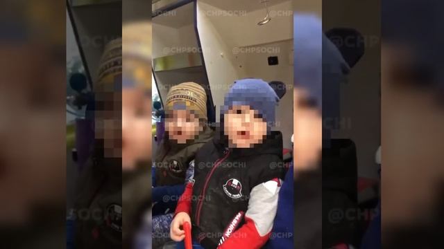 Мать четверых детей бросила их на детской площадке в Сочи смотреть онлайн