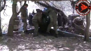 Кадры боевой работы расчетов 122-мм гаубиц Д-30 группировки войск «Север»