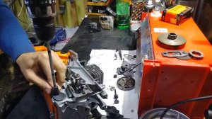 Ремонт бензопилы Тайга,как снять маховик бензопилы,не искры