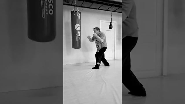 "Бокс, левый боковой, отработка" #бокстренировки #боксерскийклуб #дядяколя #таганрог смотреть онлайн