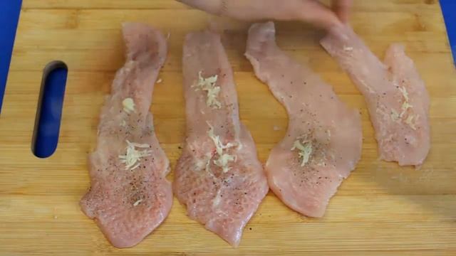 Рецепт рулетиков из куриной грудки в беконе в микроволновой печи VITEK VT-1654 W смотреть онлайн