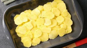 Запеканка из куриного филе с картошкой, грибами и сыром