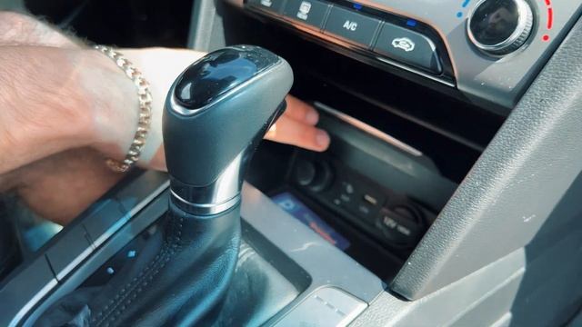 ПРОДАЕТСЯ HYUNDAI ELANTRA 1,6L A.T. смотреть онлайн