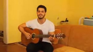 Хасан Денизьяран поёт под гитару песню для своей мамы!