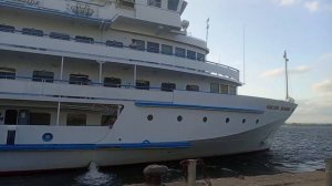 Теплоход Максим Литвинов. Обзор.