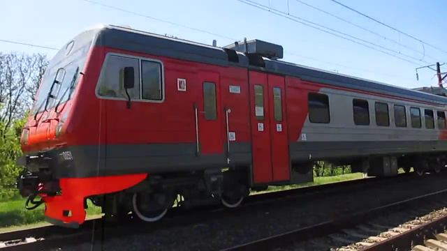 Электропоезд ЭД9Э-0051 станция Таганрог-1 смотреть онлайн