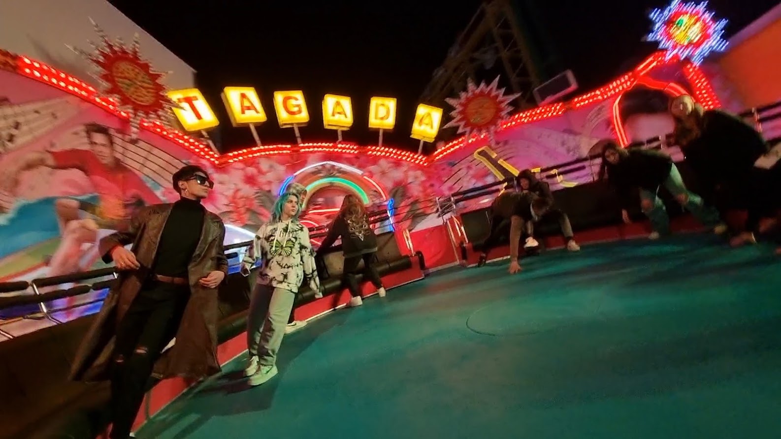 Карусель TAGADA. Вена, Австрия - 06.03.2022 - Vienna Wien, Austria смотреть онлайн