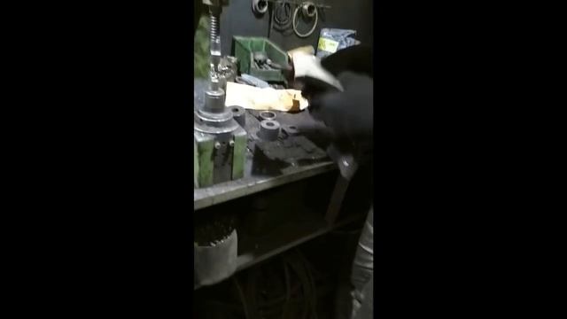 Замена задних колодок у японского грузовика 5 тонн Mitsubishi Fuso Fighter