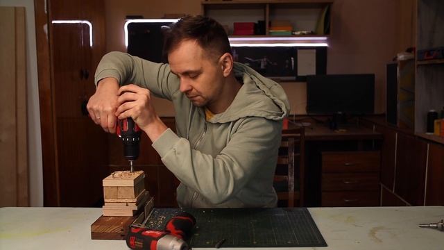 Набор MILWAUKEE M12  маленькие и дешёвые монстры  ШУРУПОВЕРТ 2407-20 ГАЙКОВЕРТ 2462-20