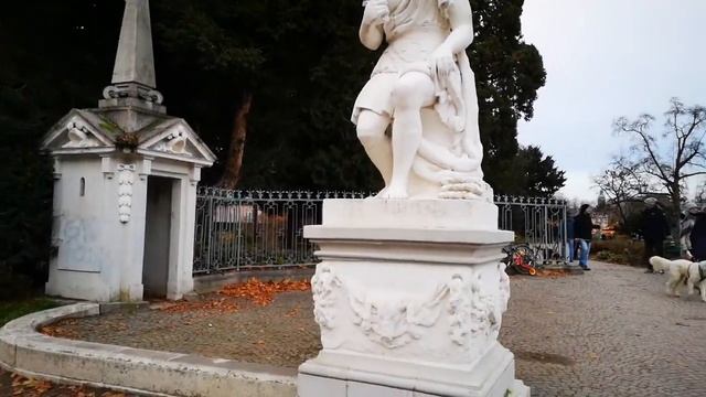 Рождественская ярмарка в Германии у замка 18 века. смотреть онлайн