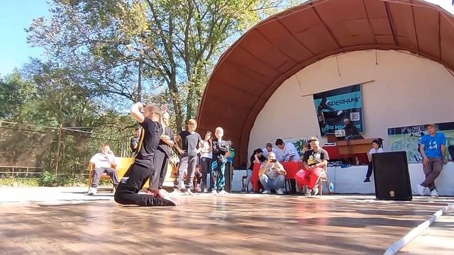 battle nomination 2vs2+1 Nizhnegorsk.Батлт наминация 2vs2+1 Нижнегорск смотреть онлайн