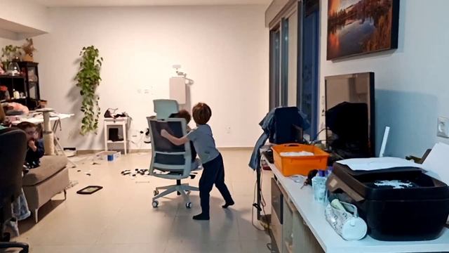 ГОСТИ у ребенка/два брата/пеку блинчики/самолетик/ смотреть онлайн