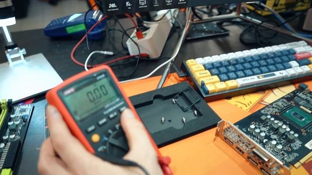 На этой видеокарте жила мышь и это ее погубило!? смотреть онлайн