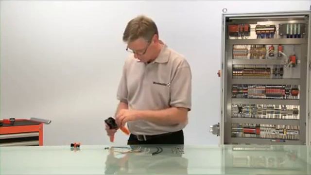 Weidmuller multi-stripax® - профессиональный инструмент для снятия изоляции с проводов смотреть онлайн