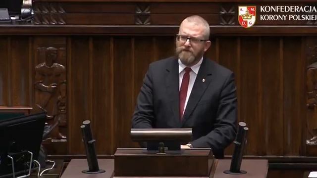 Польский депутат потребовал от СМИ перестать готовить поляков к войне