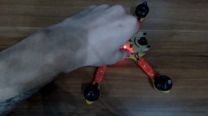 Бюджетный квадрокоптер(бомж коптер)