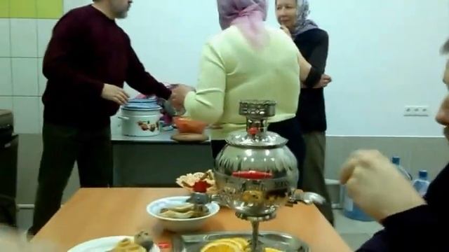 март апрель 2017 Новое послушание. Для нищих готовим обеды и раздаем. смотреть онлайн