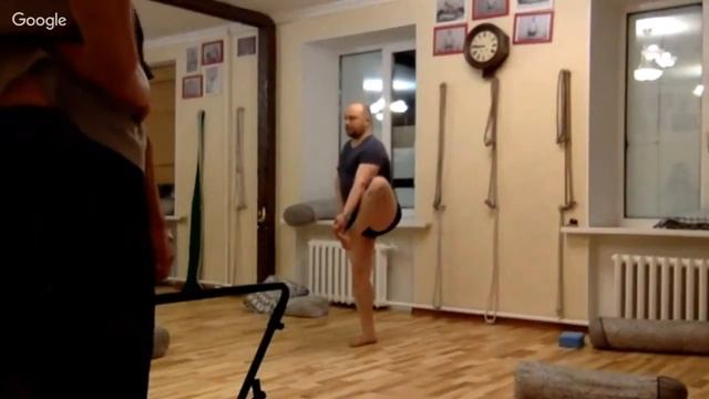 Уттхита Хаста Падангуштхасана смотреть онлайн