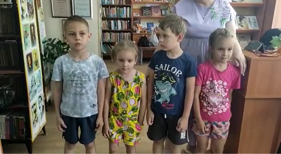 «У Лукоморья дуб зеленый» читают воспитанники подготовительной группы МБДОУ «ЛАСТОЧКА» ЯГМБ №1