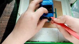 Слепил газель с полным приводом из пластилина