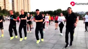 Юрий Кость - Незнакомка. Оболденная песня и танец под неё.
