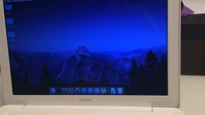 Обзор MacBook 2010 White