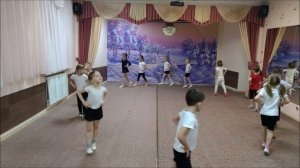 Упражнение в ходьбе на внимательное слушание музыки. Ритмика для детей 4-6 лет.