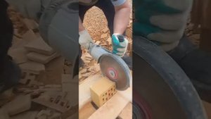 Режем кирпич болгаркой