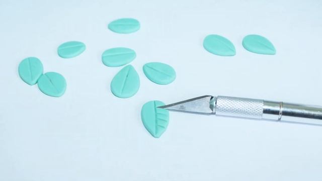 Мастер-класс. Заколки с цветами. Как сделать цветок из полимерной глины.
