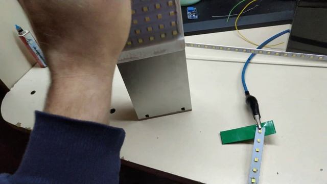 Ліхтарикова тема Led... Де резистори?