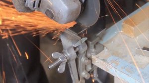 Мансарда из чердака. Часть 8. Крышка люка в мансарду с газлифтами.