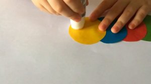 Гусеница. Аппликация из цветной бумаги