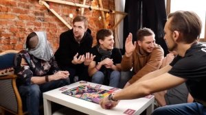 ИДИОТЫ ИГРАЮТ В настольные ИГРЫ ГАБАРА