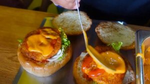 UFO BURGER Pematang Siantar Street Food - Yummy Boy Indonesia ?