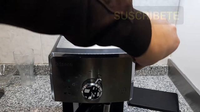 como purgar una cafetera express philips saeco que quedo sin agua y no salia cafe, ver ultima image смотреть онлайн
