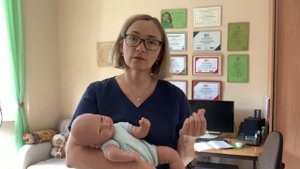 Хендлинг. Про правильное ношение малыша на руках