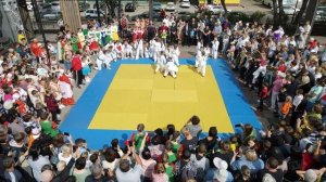 показательное выступление тхэквондо дети