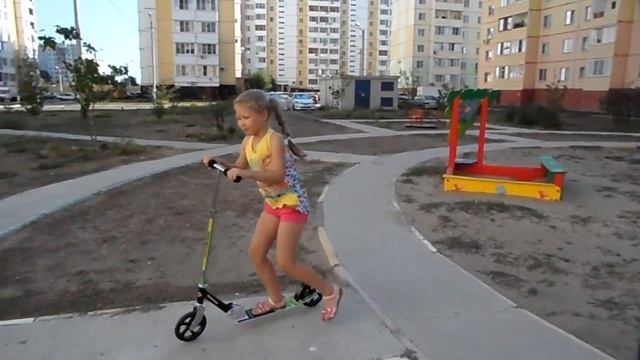 Майя& новый самокат Maya& new scooter смотреть онлайн