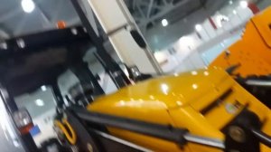 Экскаватор-погрузчик ANT 2321 Сделано в России (краткий обзор)